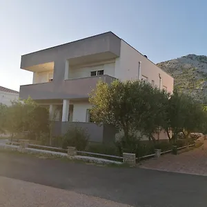 Lota Starigrad Paklenica