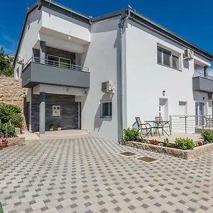 Jadranka Starigrad Paklenica